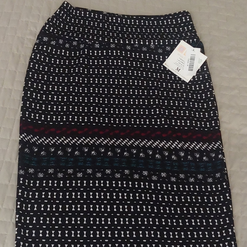Women's size Medium Lularoe Cassie skirt NWT